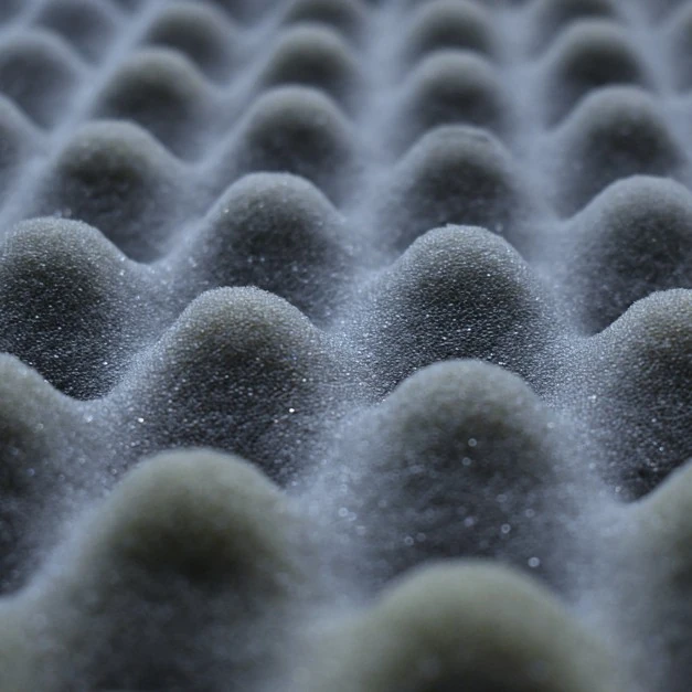 Schaumstoff-Absorber in Nahaufnahme / Foam Absorber in Close-Up